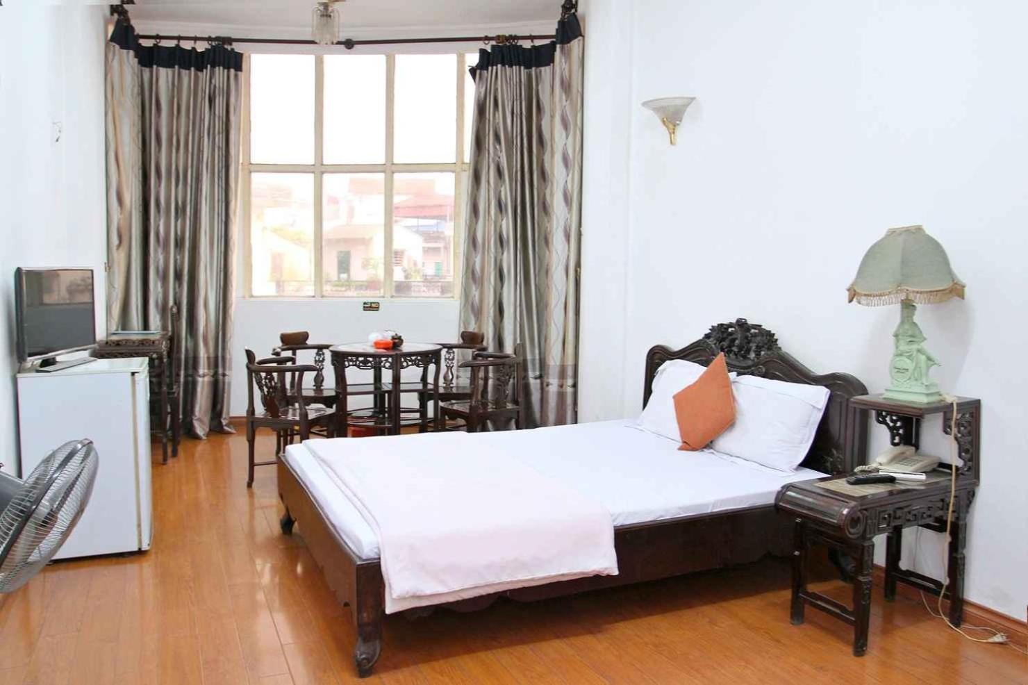 Hoang Cuong Hotel 15 Nguyen Thai Hoc Hanoi Buitenkant foto