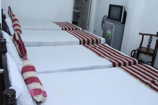Hoang Cuong Hotel 15 Nguyen Thai Hoc Hanoi Buitenkant foto