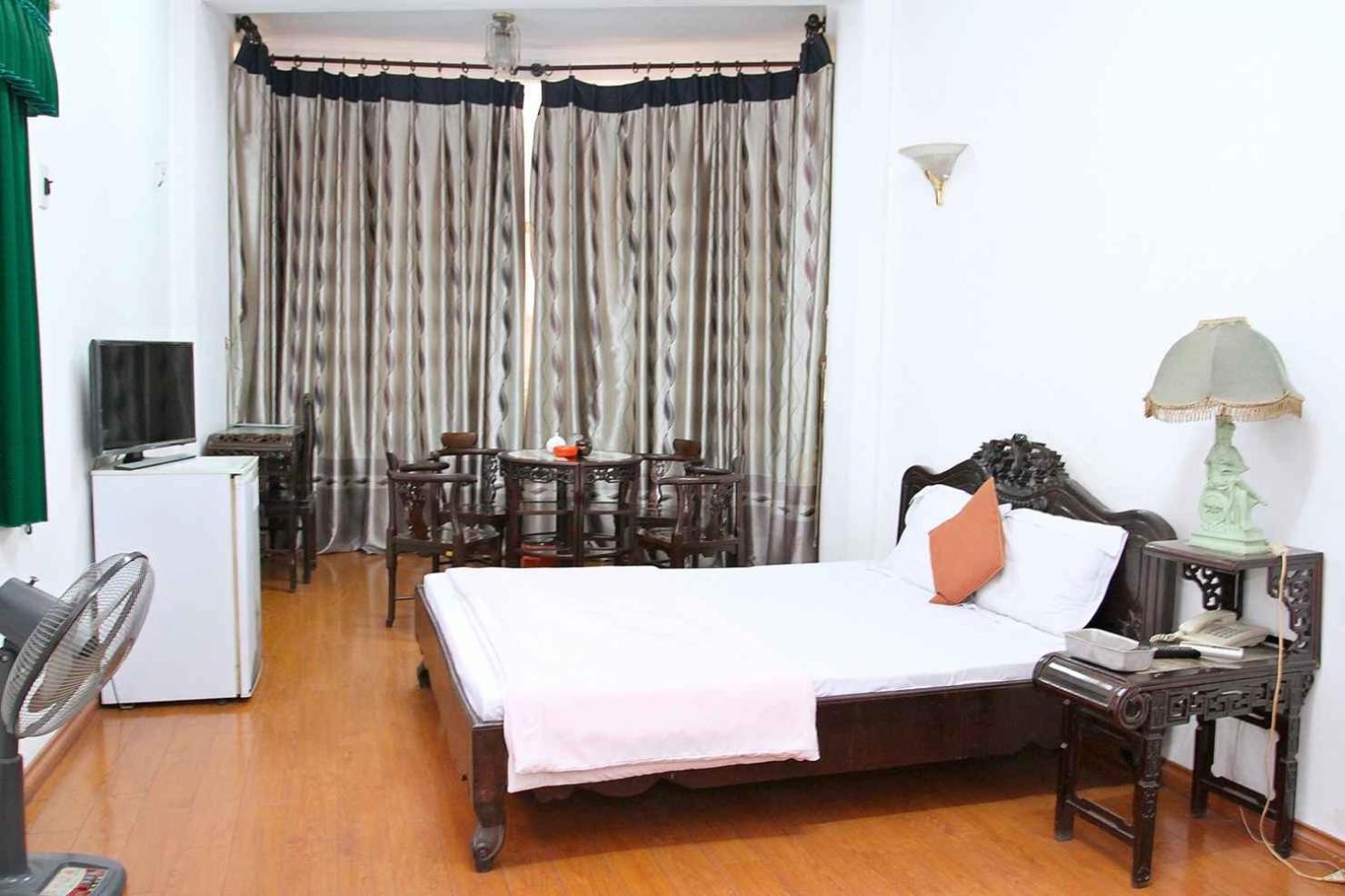 Hoang Cuong Hotel 15 Nguyen Thai Hoc Hanoi Buitenkant foto