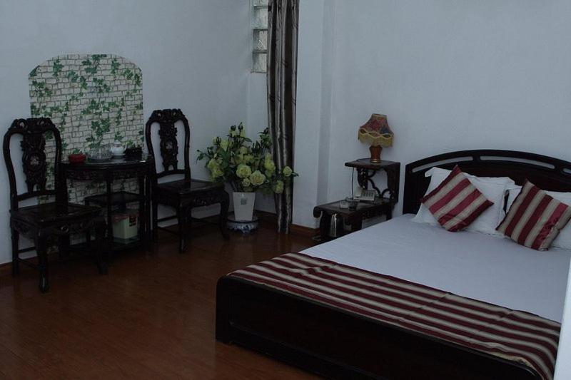 Hoang Cuong Hotel 15 Nguyen Thai Hoc Hanoi Buitenkant foto