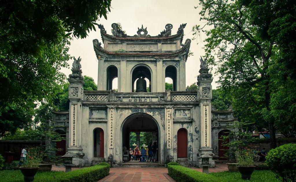 Hoang Cuong Hotel 15 Nguyen Thai Hoc Hanoi Buitenkant foto